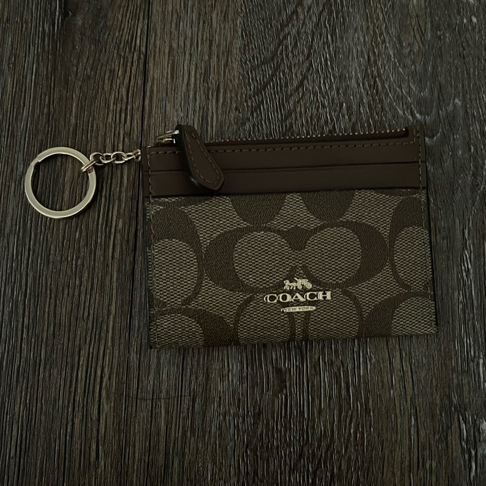 Small signature Coach ID/card holder